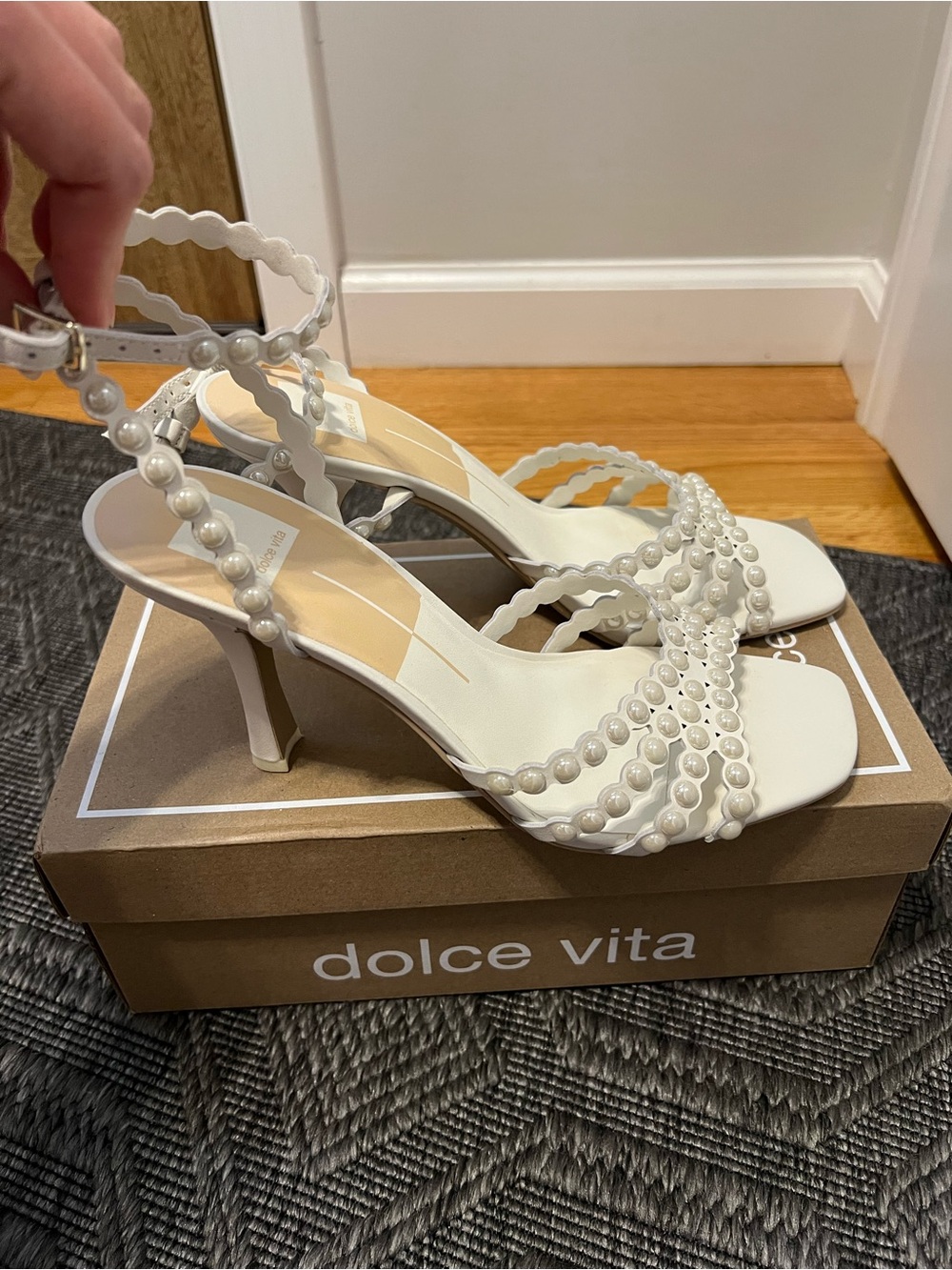 Dolce Vita White Pearl Heels - Picture 3 of 4